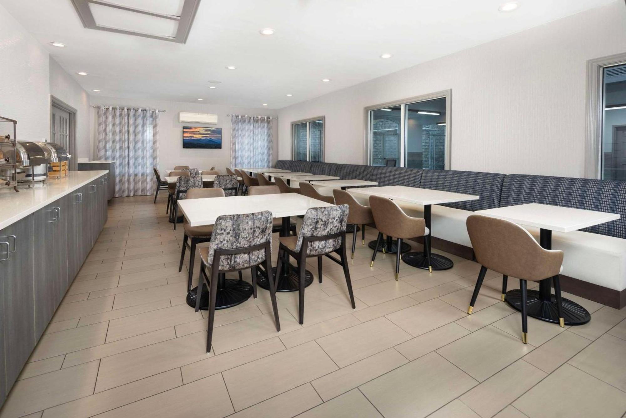 Country Inn & Suites By Radisson Asheville Downtown Tunnel Road Εξωτερικό φωτογραφία
