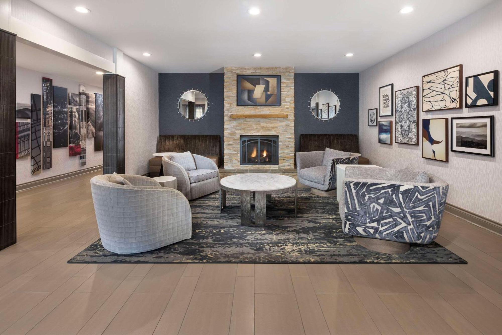 Country Inn & Suites By Radisson Asheville Downtown Tunnel Road Εξωτερικό φωτογραφία