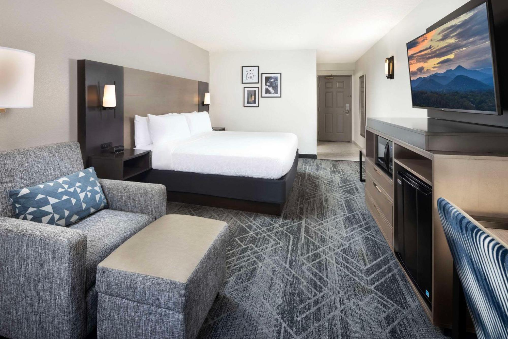 Country Inn & Suites By Radisson Asheville Downtown Tunnel Road Εξωτερικό φωτογραφία